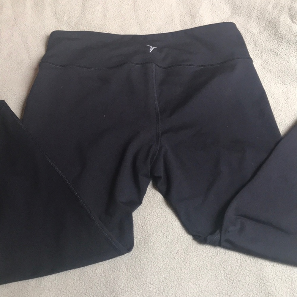 Old Navy Active Go-Dry workout capris
